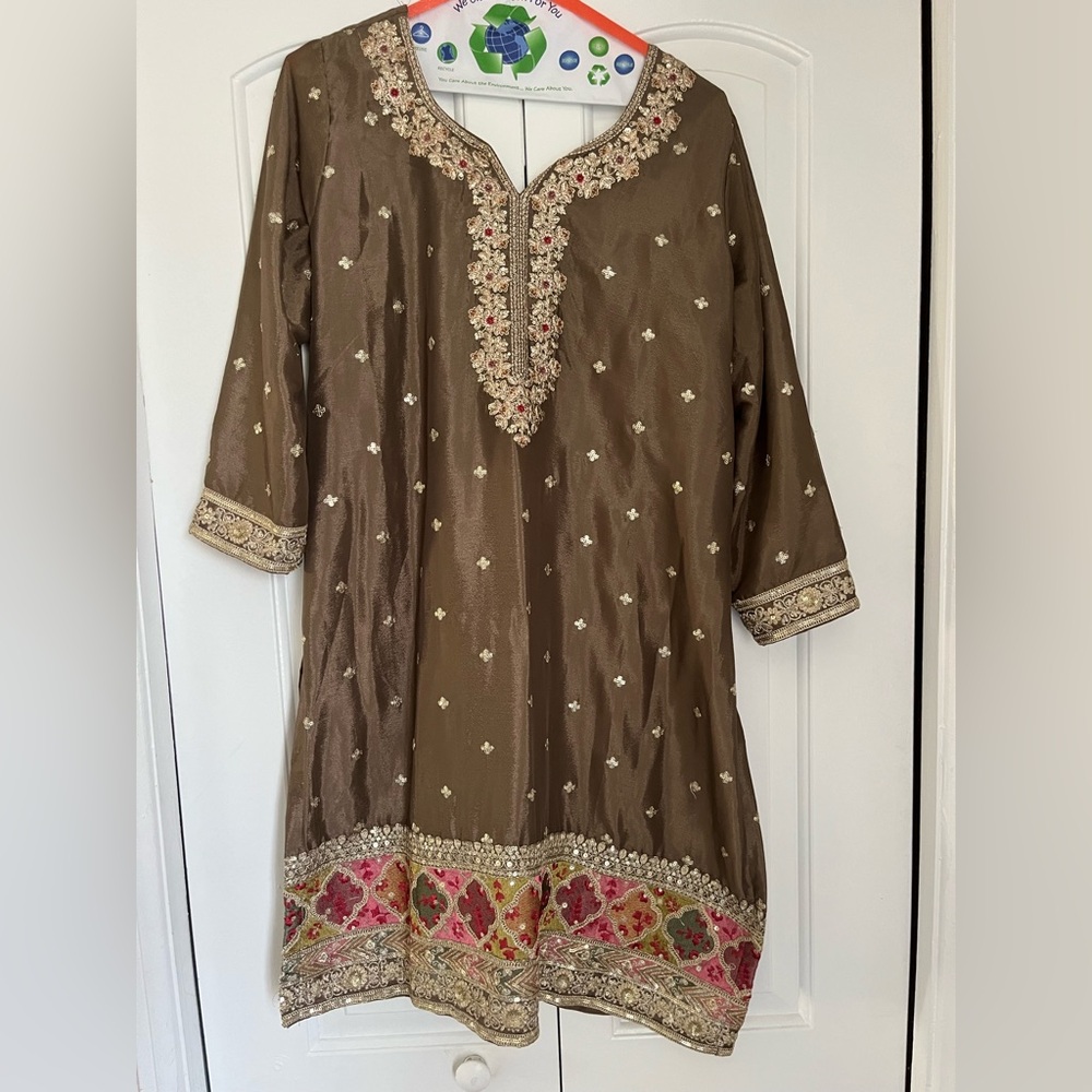 Embroidered 3-piece outfit for Indian wedding